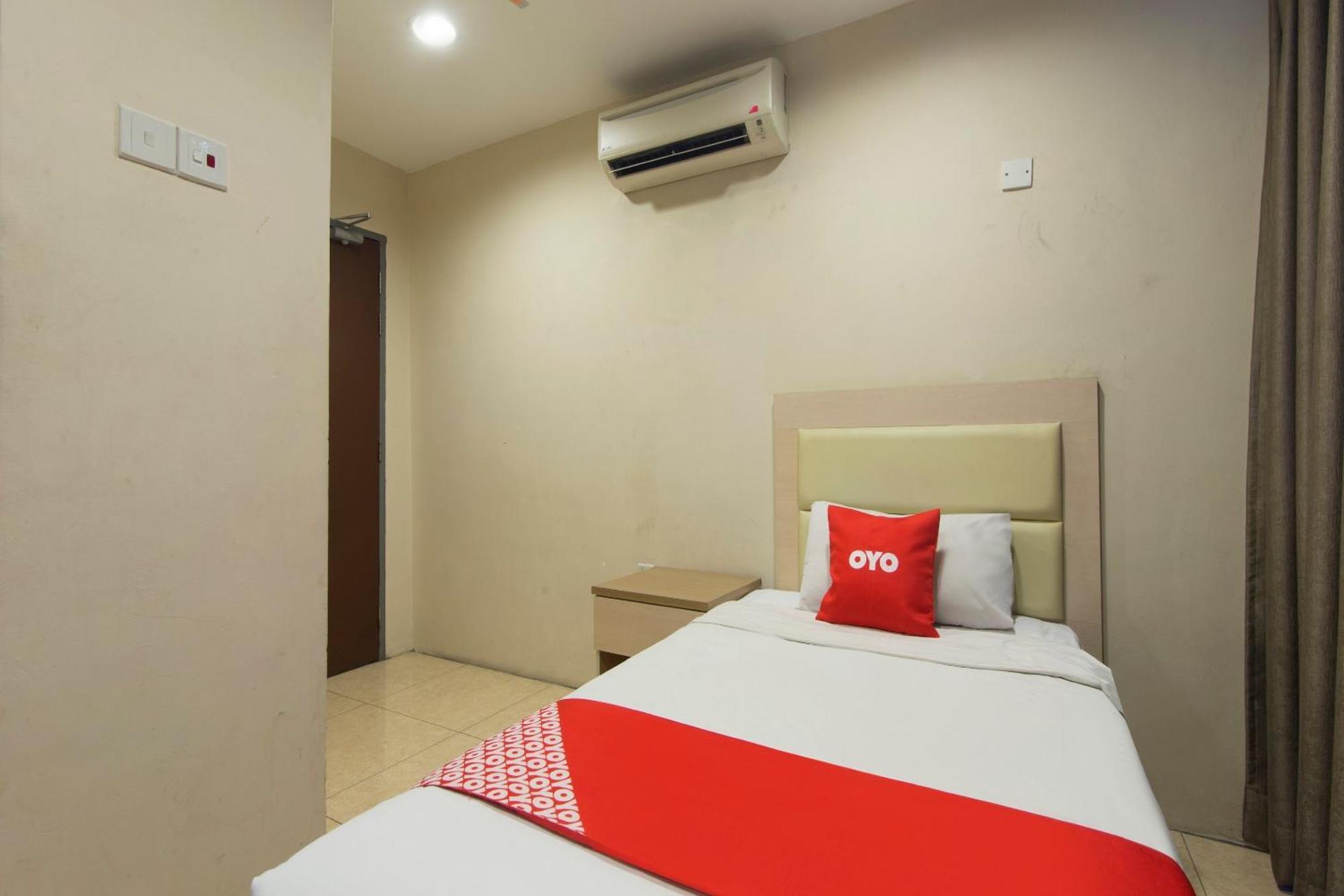 Hotel O Hotel 916 Batu-grotten Buitenkant foto